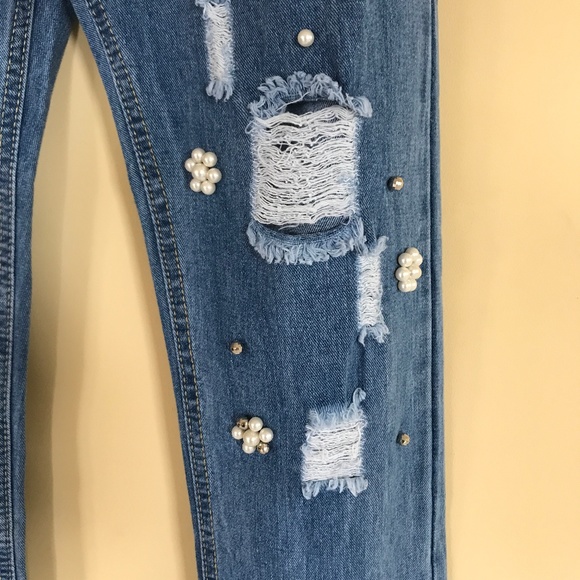 Mom Style Embellished Pearl Distressed Jeans - Picture 4 of 7